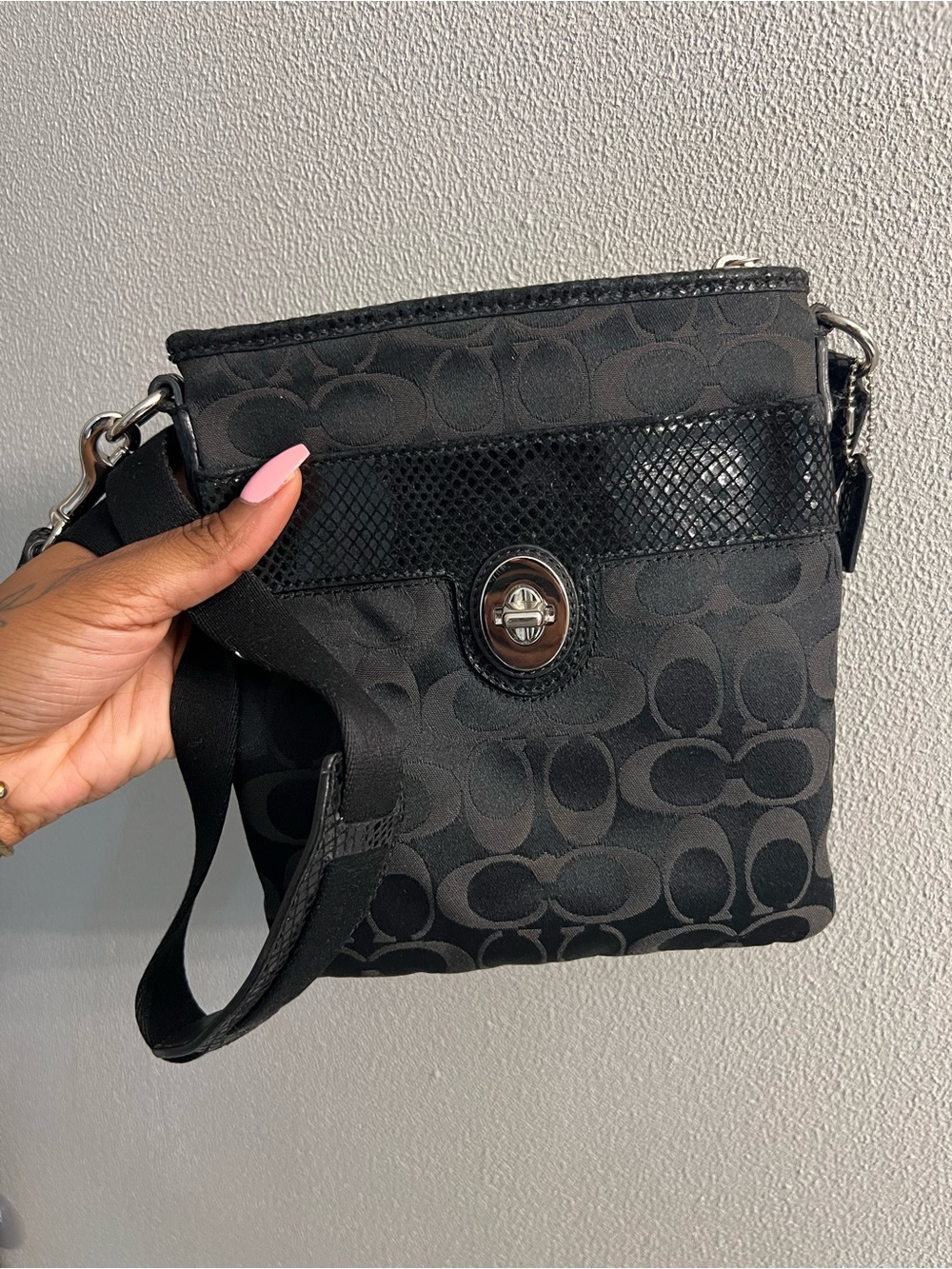 Coach Signature Stripe Turnlock Swingpack Black Crossbody Bag